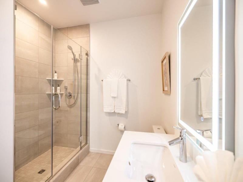 Marbella Lane Luxury Beachside 2br image