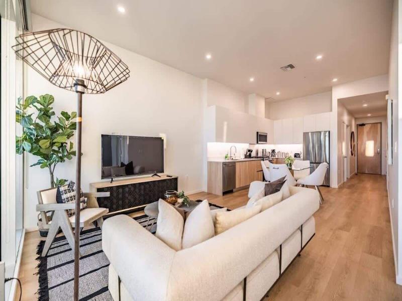 Marbella Lane Luxury Beachside 2br image