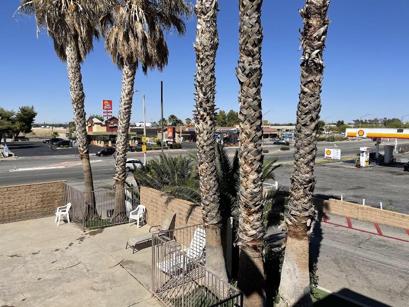 Palms Inn & Suites — exterior view