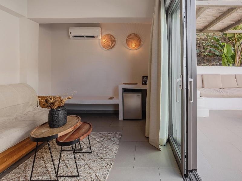 Amal Kythnos Suites image