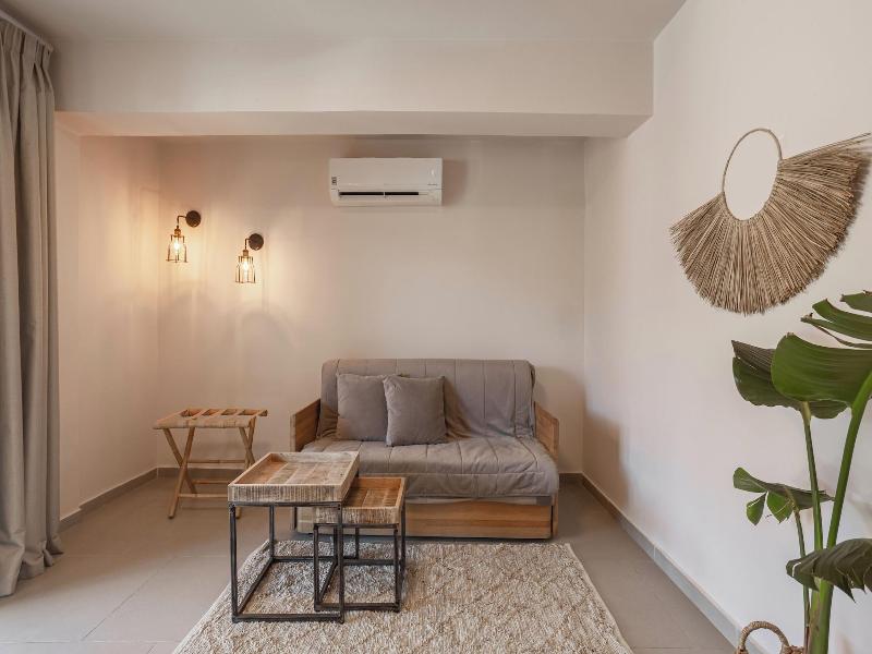 Amal Kythnos Suites image