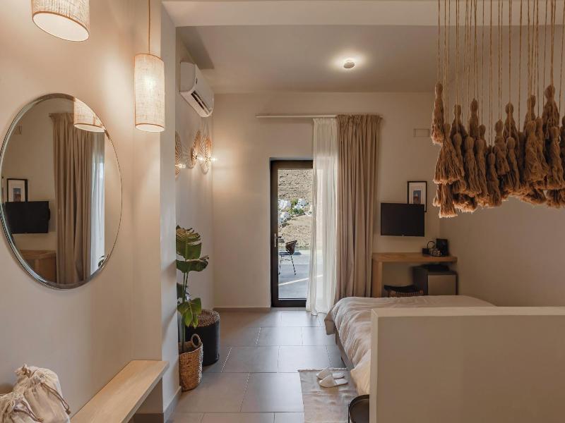 Amal Kythnos Suites image
