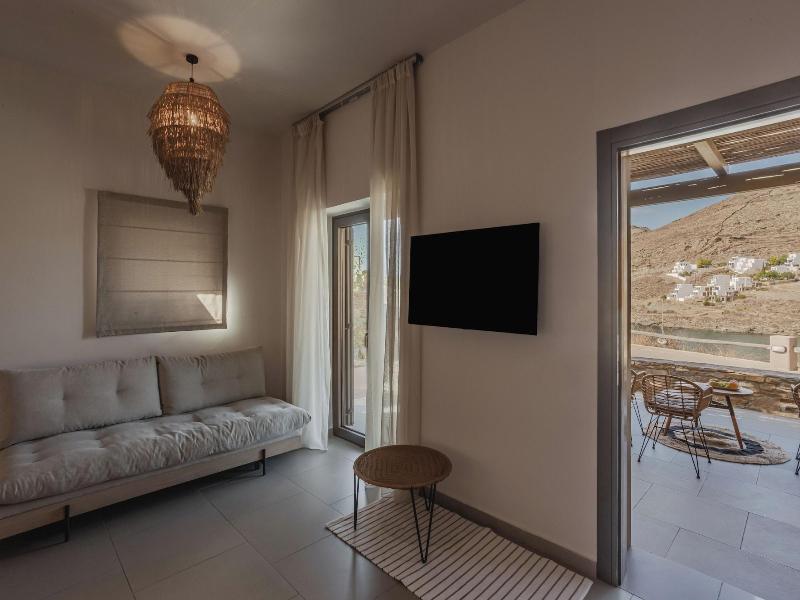 Amal Kythnos Suites image