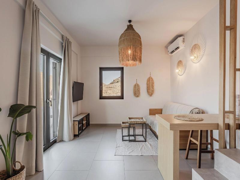 Amal Kythnos Suites image