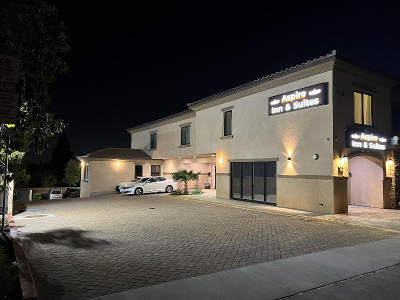 Aspire Inn & Suites Orange image