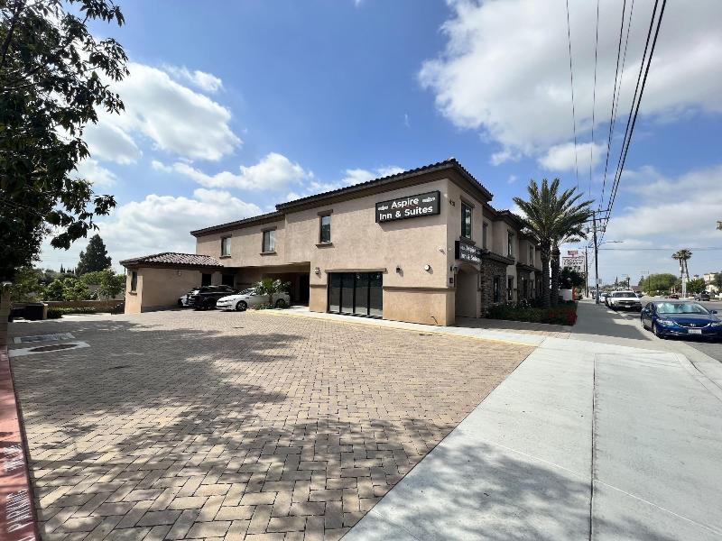 Aspire Inn & Suites Orange image
