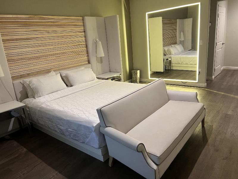 Aspire Inn & Suites Orange image
