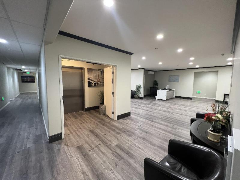 Aspire Inn & Suites Orange image