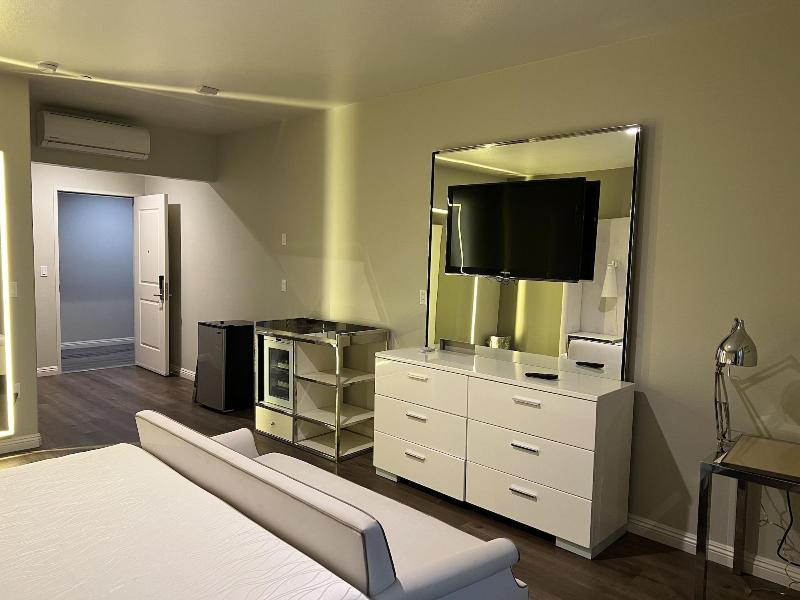 Aspire Inn & Suites Orange image