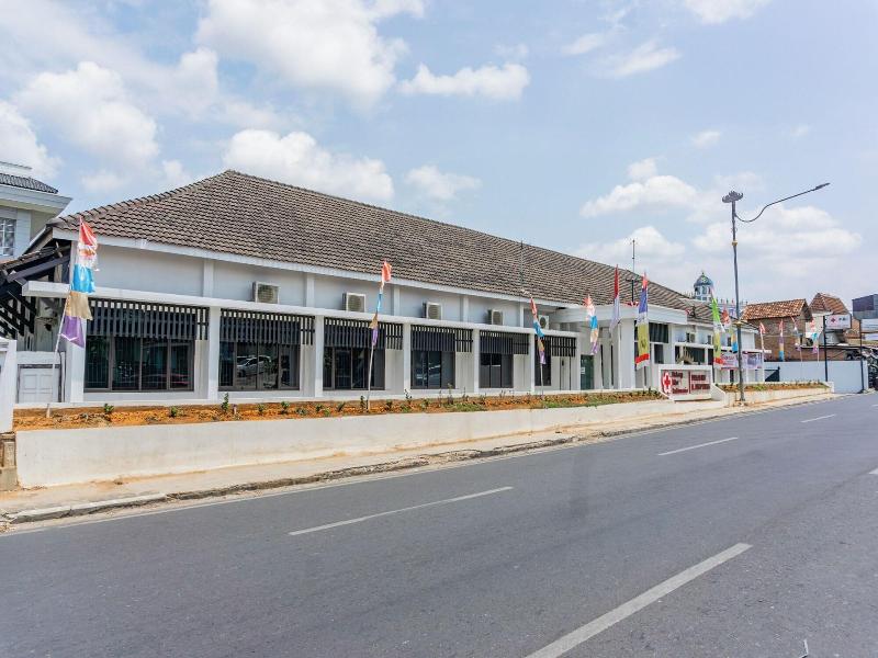 Hotel O Teluk Betung Near Bank Indonesia Formerl image