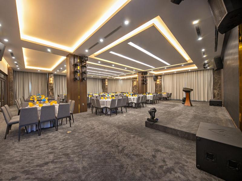 Golden Lotus Grand image