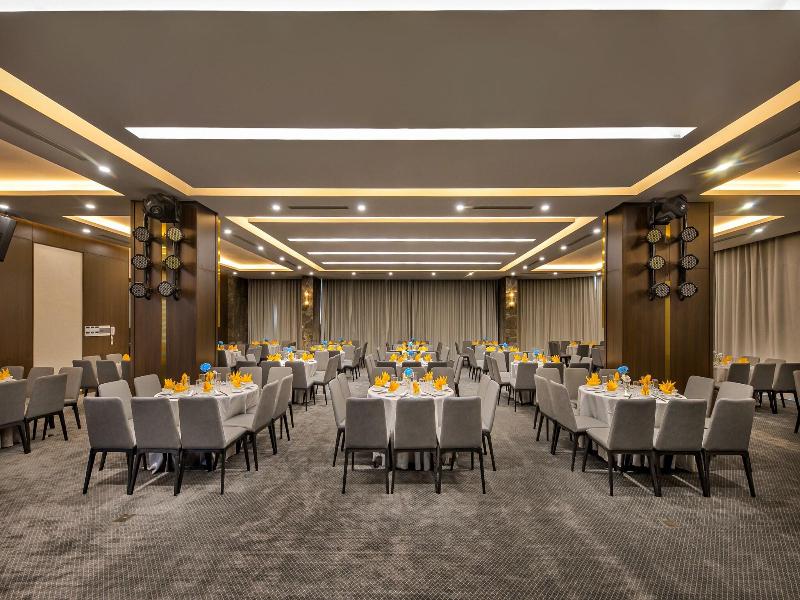 Golden Lotus Grand image
