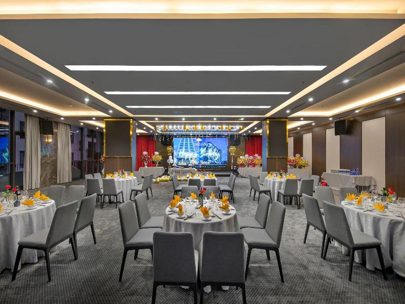 Golden Lotus Grand image