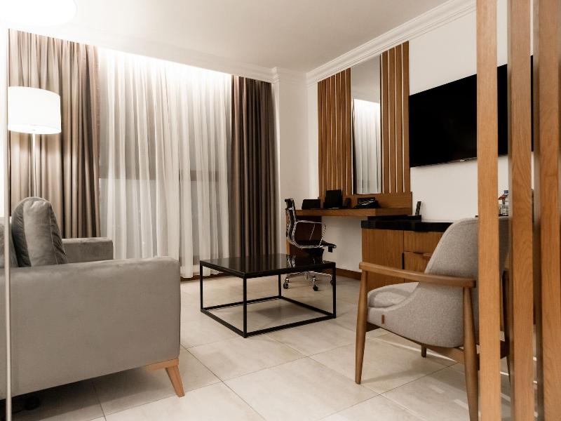 Star Land Hotel Bastos image