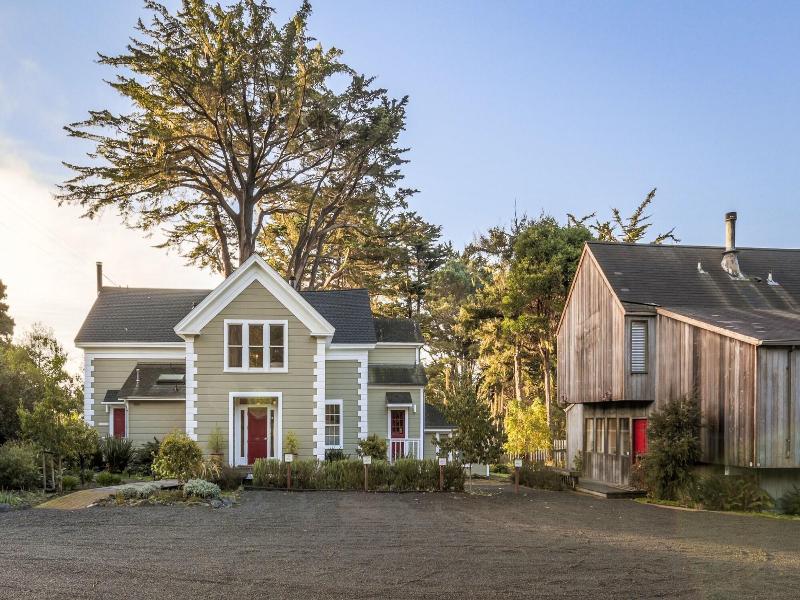 Scp Mendocino Inn And Farm — general view