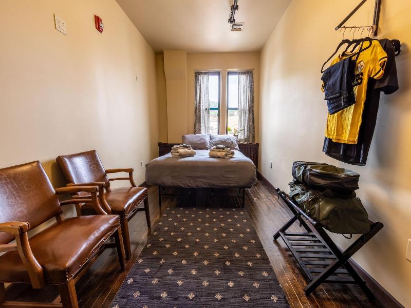 Traveler's Rest Hotel image