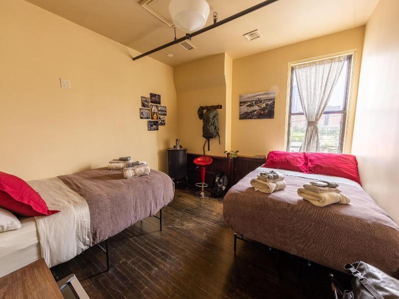 Traveler's Rest Hotel image