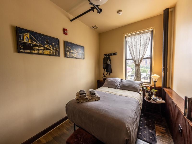 Traveler's Rest Hotel image