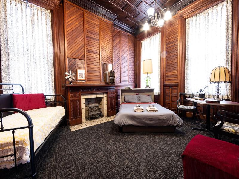 Traveler's Rest Hotel image