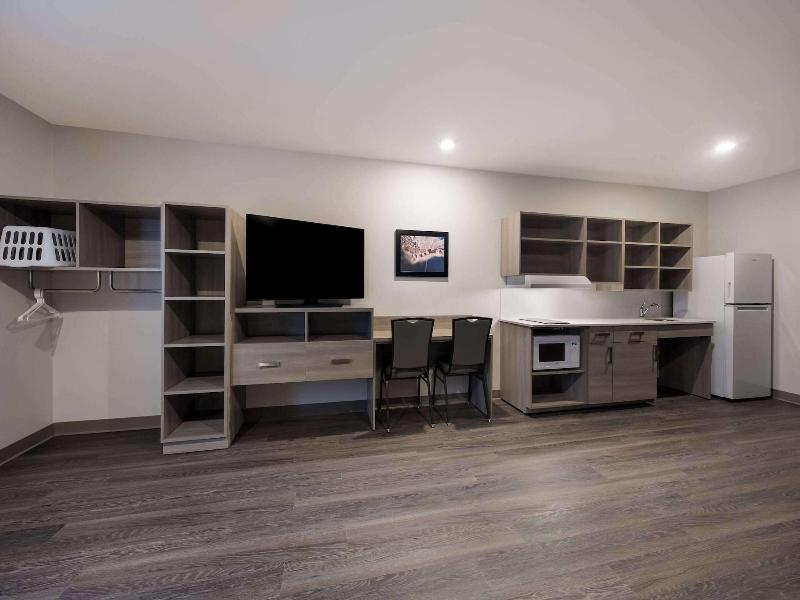 Woodspring Suites Wixom - Novi image