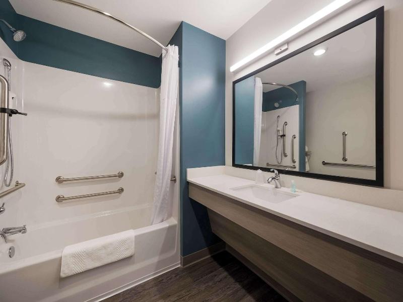 Woodspring Suites Wixom - Novi image