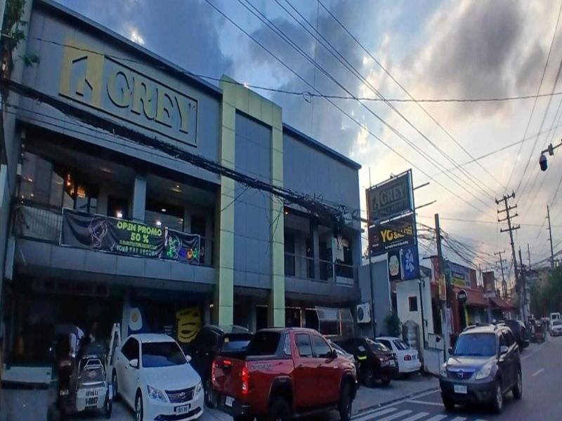 Townhouse Oak Grey Hotel Near Clark Internationa image