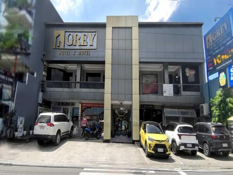 Townhouse Oak Grey Hotel Near Clark Internationa — general view
