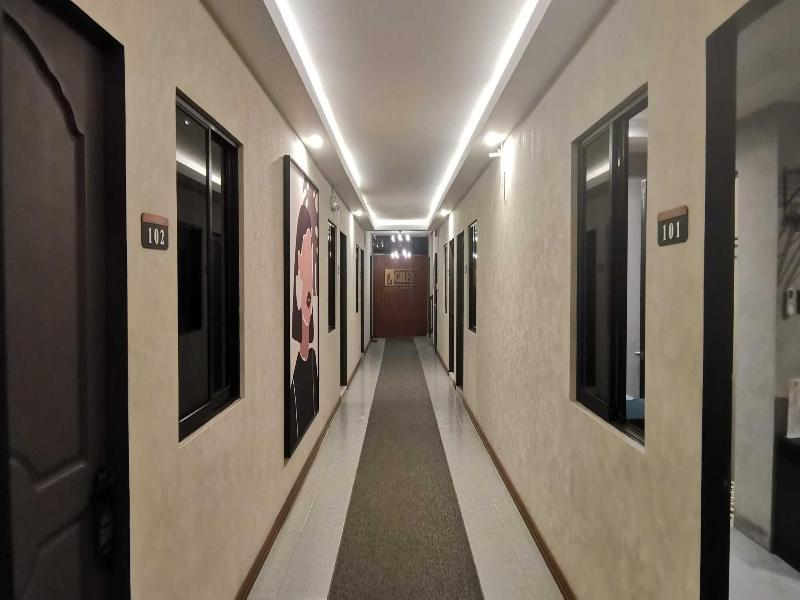 Townhouse Oak Grey Hotel Near Clark Internationa image