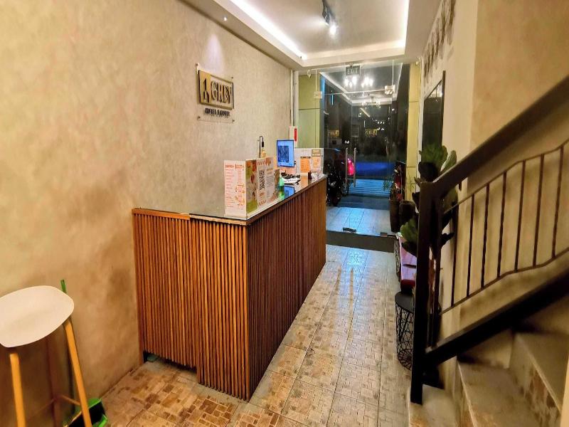 Townhouse Oak Grey Hotel Near Clark Internationa image
