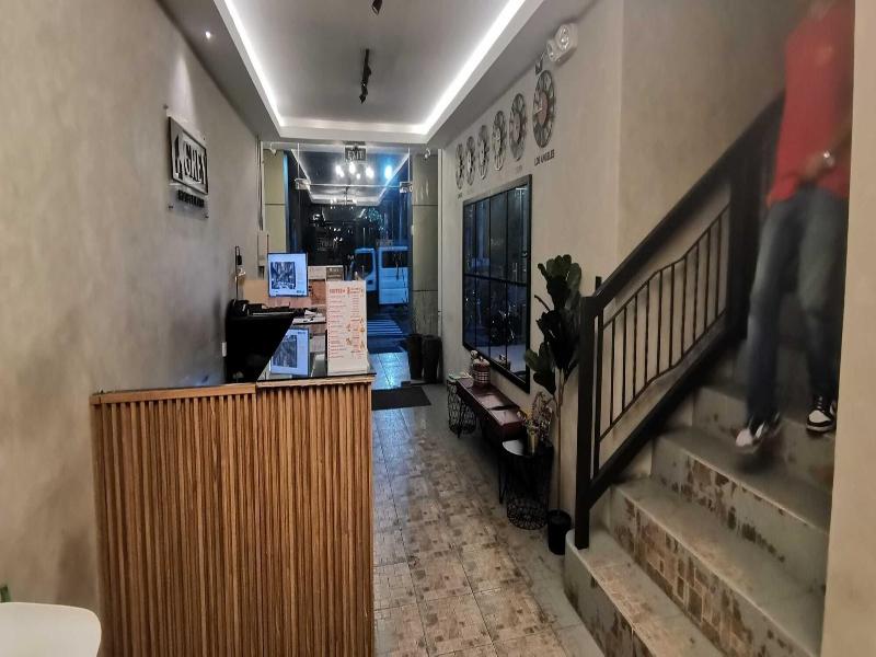 Townhouse Oak Grey Hotel Near Clark Internationa image