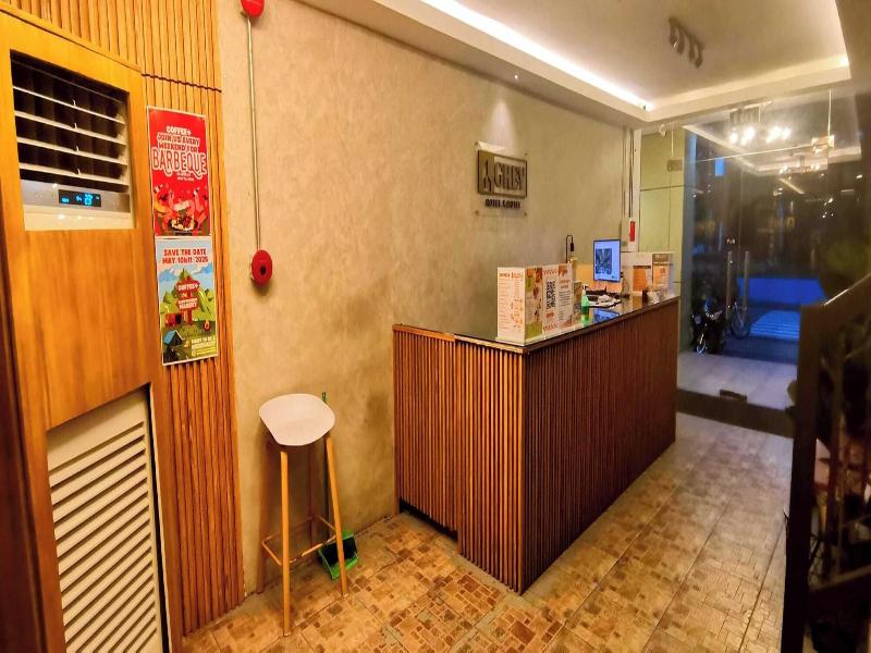 Townhouse Oak Grey Hotel Near Clark Internationa image