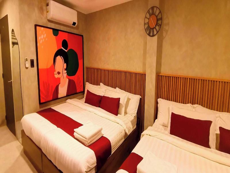 Townhouse Oak Grey Hotel Near Clark Internationa image