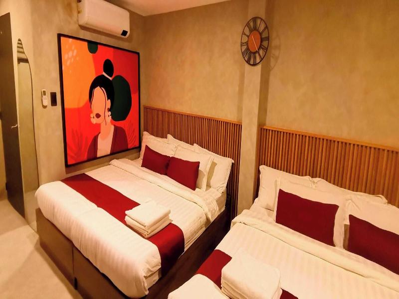 Townhouse Oak Grey Hotel Near Clark Internationa image