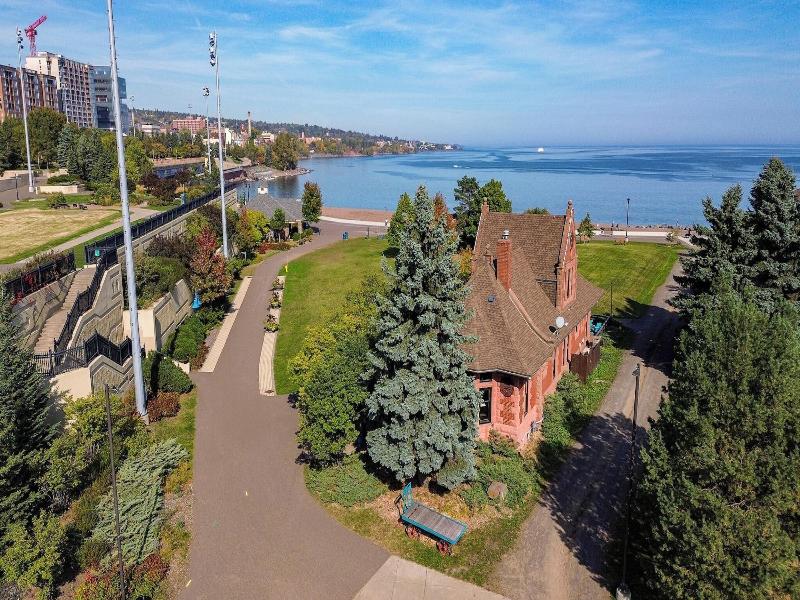 Endion Station Inn  | Hotel Next To Lake Superio