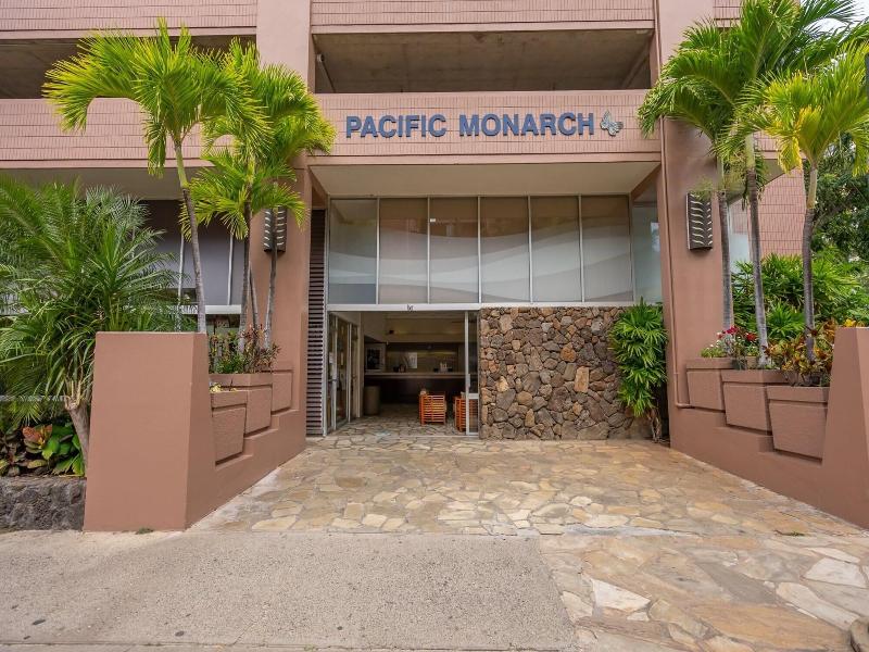 Newly Innovated Oceanview Beach Condo Sauna Po image