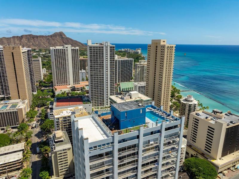 Newly Innovated Oceanview Beach Condo Sauna Po image