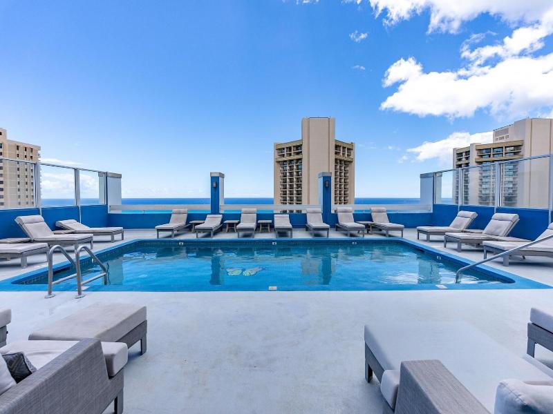 Newly Innovated Oceanview Beach Condo Sauna Po image
