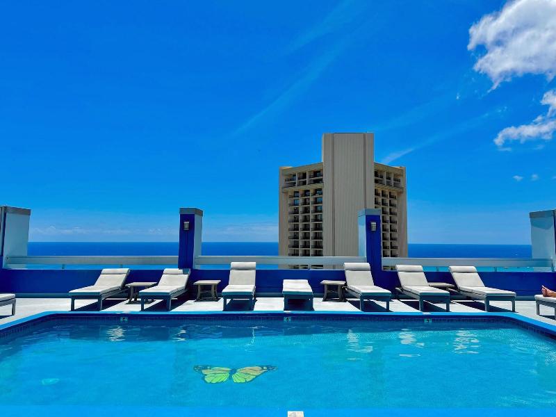 Newly Innovated Oceanview Beach Condo Sauna Po image