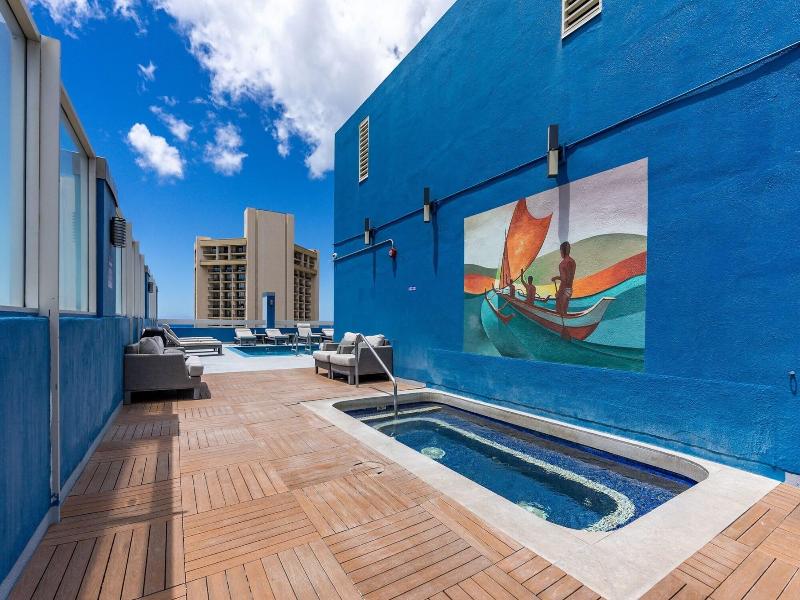 Newly Innovated Oceanview Beach Condo Sauna Po image