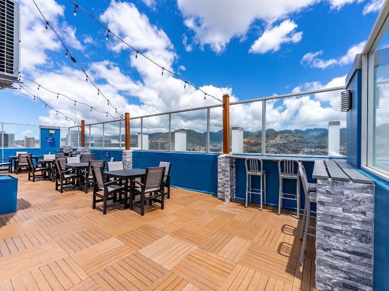 Newly Innovated Oceanview Beach Condo Sauna Po image