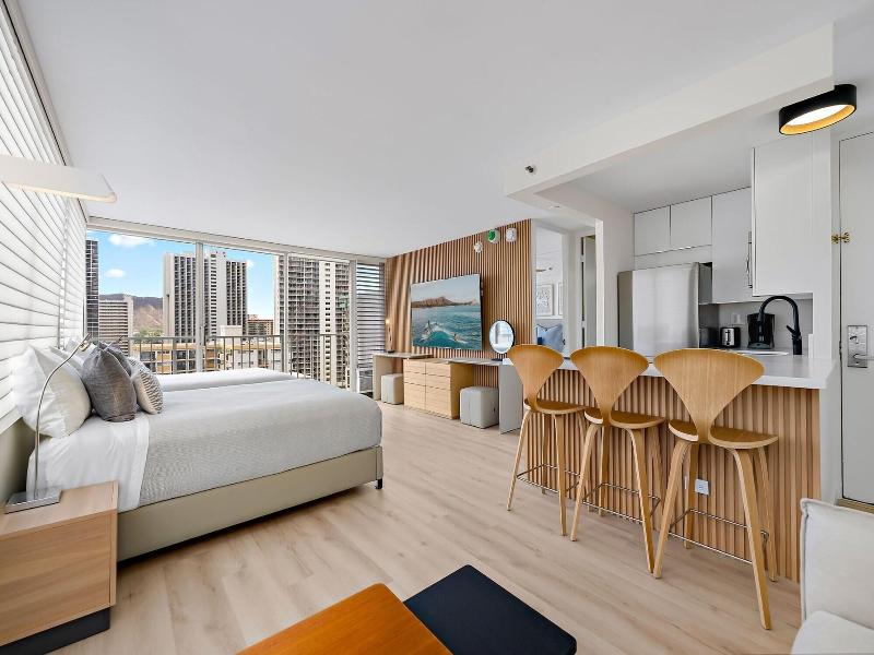 Newly Innovated Oceanview Beach Condo Sauna Po image