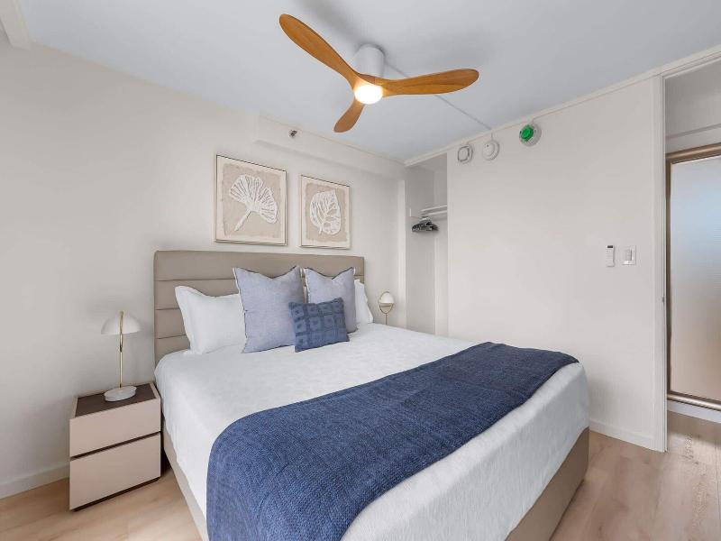 Newly Innovated Oceanview Beach Condo Sauna Po image