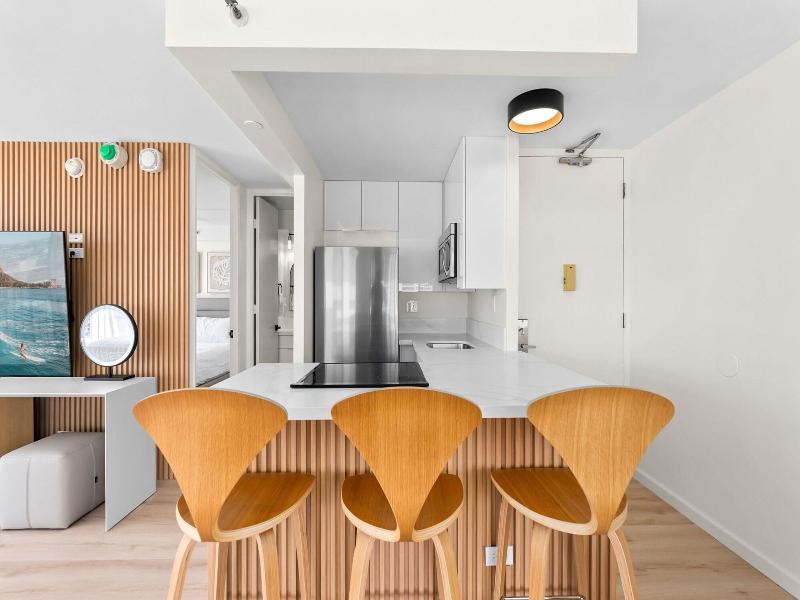 Newly Innovated Oceanview Beach Condo Sauna Po image