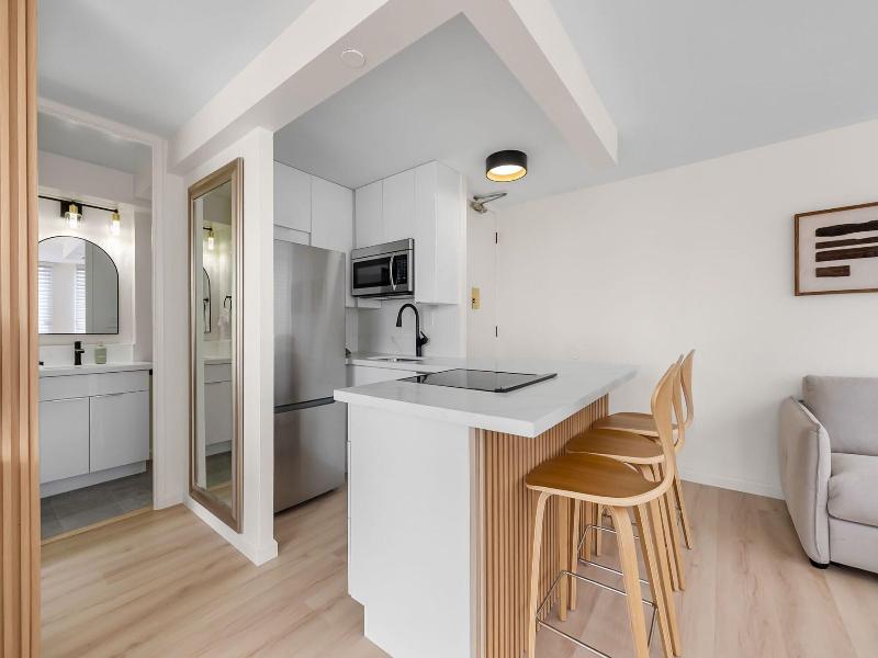 Newly Innovated Oceanview Beach Condo Sauna Po image