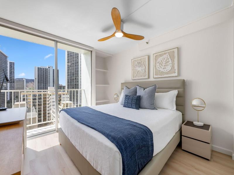 Newly Innovated Oceanview Beach Condo Sauna Po image