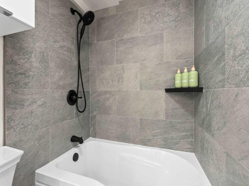 Newly Innovated Oceanview Beach Condo Sauna Po image