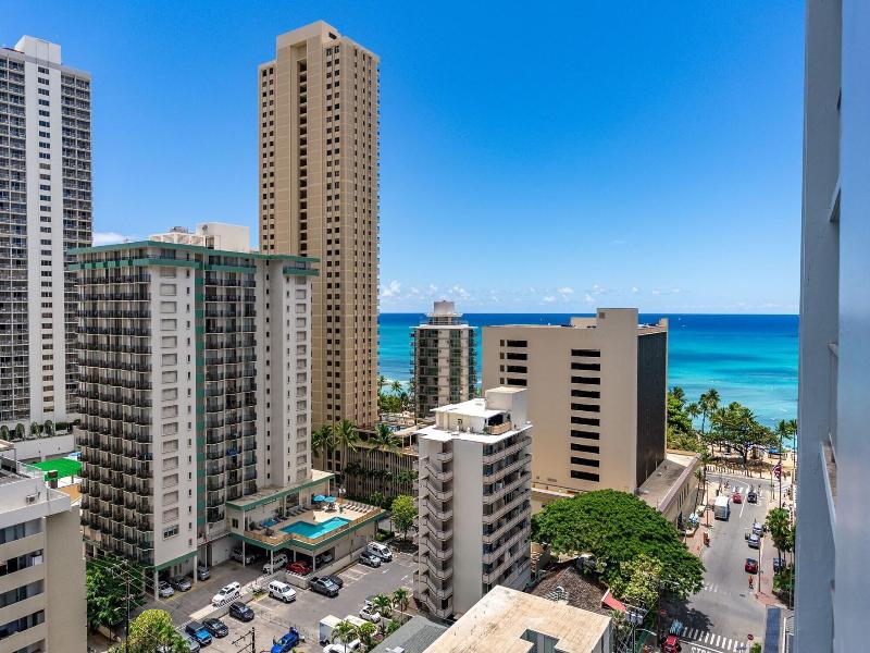 Newly Innovated Oceanview Beach Condo Sauna Po image
