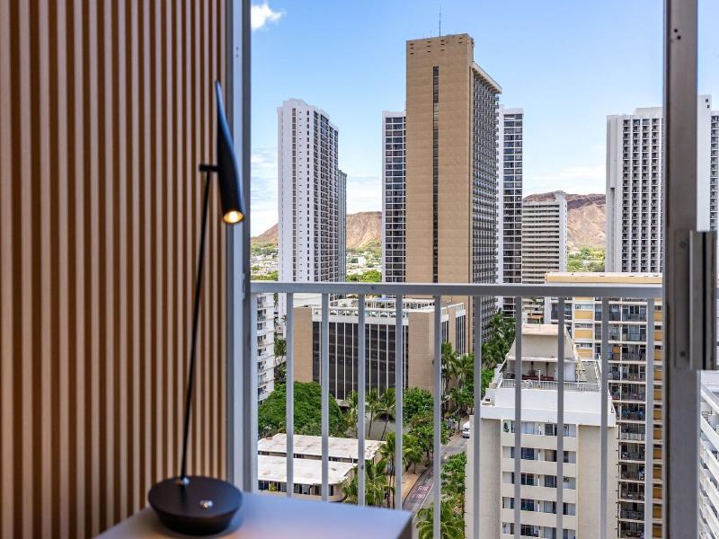 Newly Innovated Oceanview Beach Condo Sauna Po image