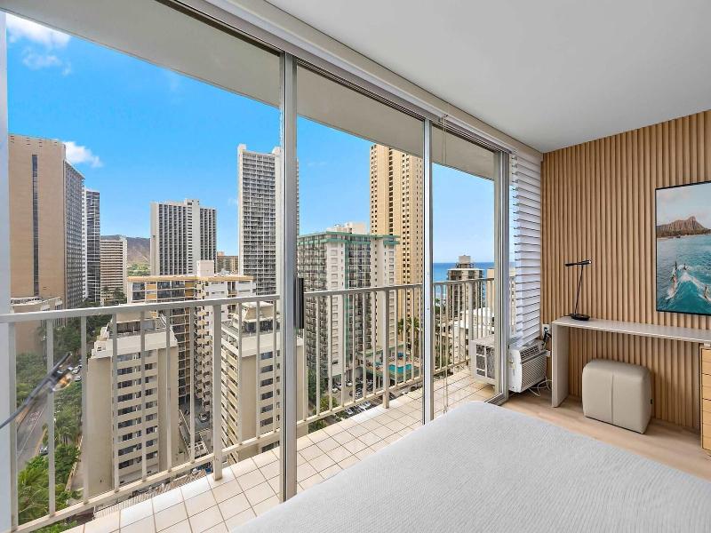 Newly Innovated Oceanview Beach Condo Sauna Po image