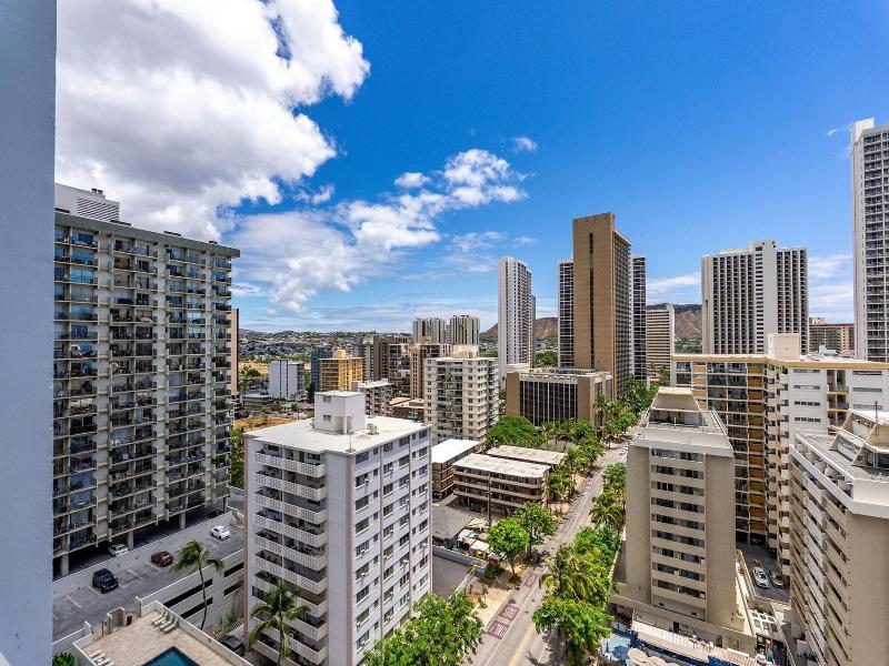 Newly Innovated Oceanview Beach Condo Sauna Po image
